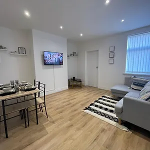 https://entire-3-bedroom-flat-with-free-parking.hotels-newcastle-upon-tyne.com
